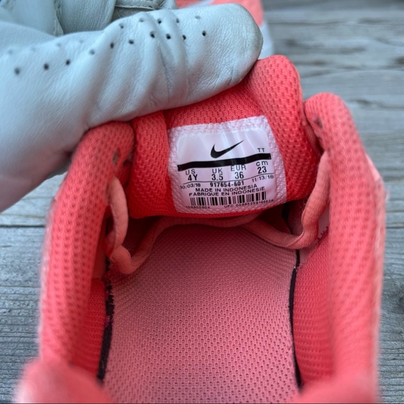 Nike Air Max Motion Sneakers - Picture 10 of 10